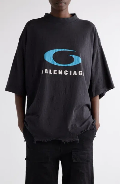BALENCIAGA BALENCIAGA LOGO OVERSIZE DISTRESSED COTTON GRAPHIC T-SHIRT