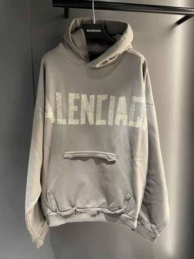 BALENCIAGA BALENCIAGA TAPE TYPE RIPPED POCKET HOODIE