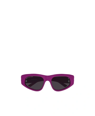 Balenciaga Logo-plaque Cat-eye Sunglasses In Black