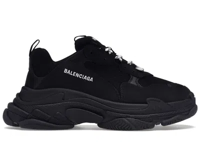 Pre-owned Balenciaga Men's  Triple S (2021) Sneakers In Black