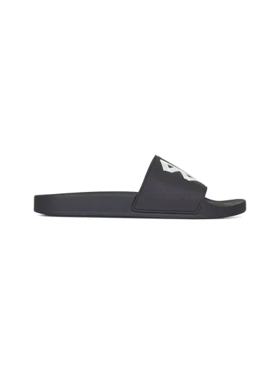 BALENCIAGA BALENCIAGA MEN BLACK RUBBER SLIDE POOL SANDALS