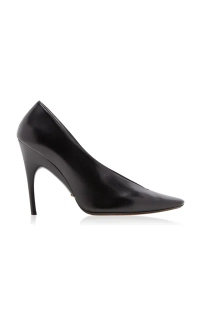 Balenciaga Duchesse Leather Pumps In Black