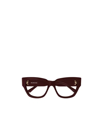 Balenciaga Monogram-plaque Cat-eye Glasses In Red
