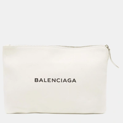 Pre-owned Balenciaga Off White Leather Logo Zip Pouch
