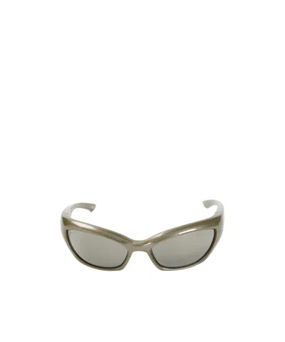 Balenciaga Racer Cat Sunglasses In Purple