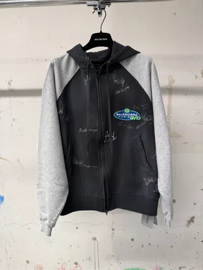 Balenciaga Raglan Oversized Zip-up Hoodie In Black