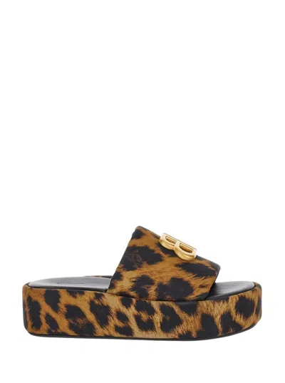 【Balenciaga】RISE SLIDE BB◆788494WB7E1 Rise BB leather platform slides in black - Balenciaga