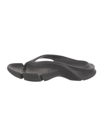 Pre-owned Balenciaga Rubber Flip Flops In Black