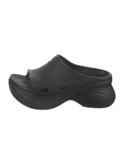 Pre-owned Balenciaga Rubber Slides In Black