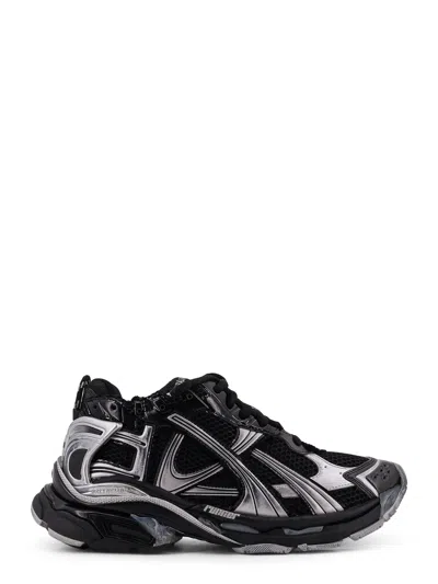 Balenciaga Runner Mesh Low-top Sneakers In Black