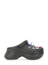 Balenciaga Mule Crocs Con Iconici Charm Jibbitz Rimovibili In Black