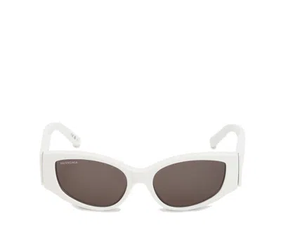 Balenciaga Side Logo Printed Sunglasses In Beige