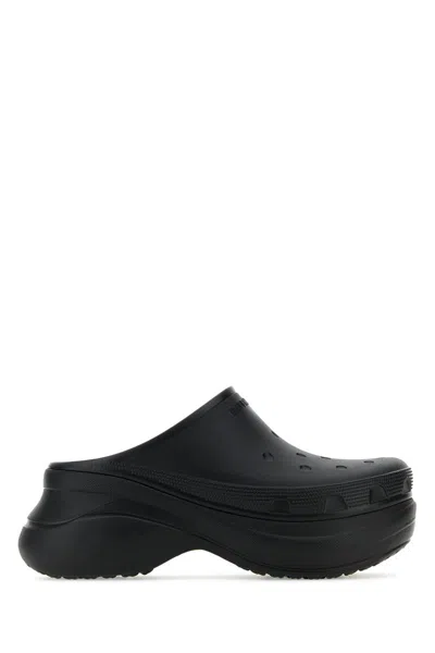 Balenciaga Slippers In Black