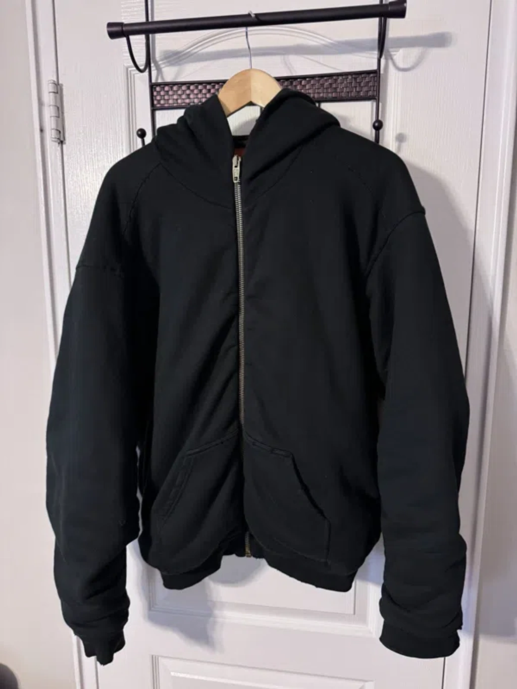 balenciaga-sporty-b-hoodie-