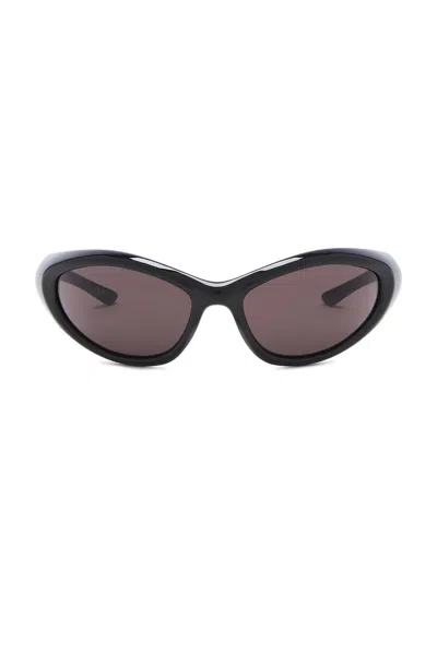 Balenciaga Sporty B Sunglasses In Black