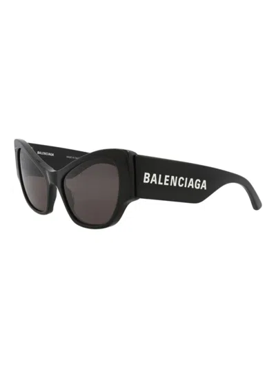 Balenciaga Stylish Bb0259s Mini Sunglasses For Women In Black