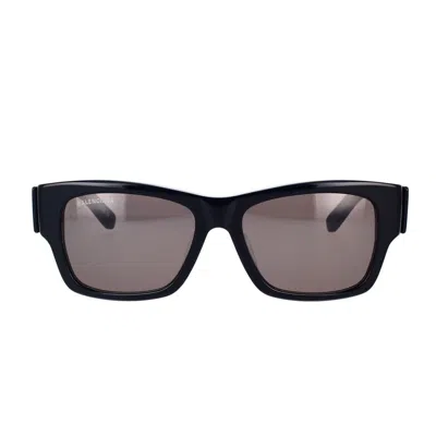 Balenciaga Paris Square Sunglasses In Black