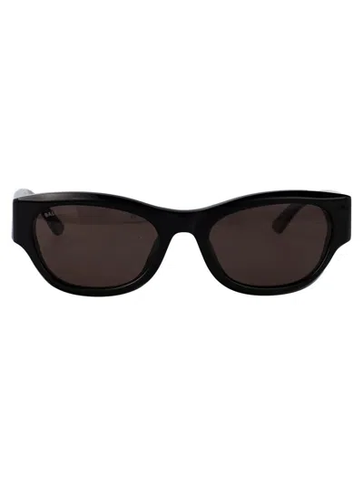 Balenciaga Sunglasses In Black-black-grey