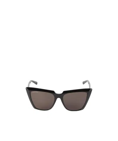 Balenciaga Tinted Cat-eye Sunglasses In Black