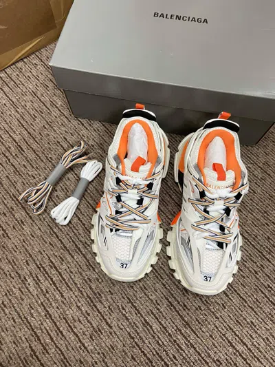 Balenciaga Track Lace-up Low-cut Sneakers In White ModeSens