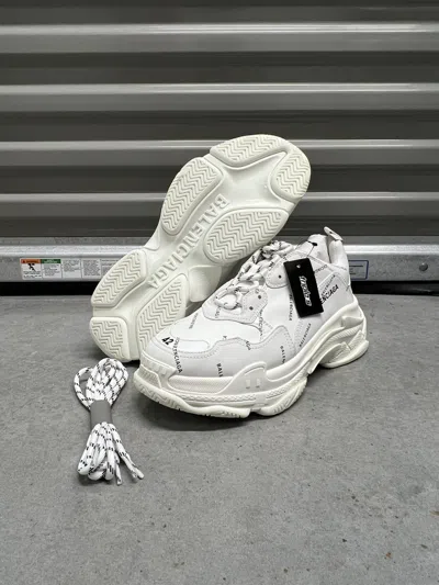 Pre-owned Balenciaga Triple S Shoes In White