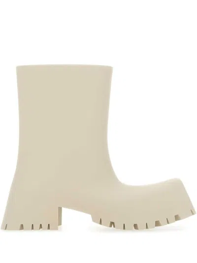 Balenciaga Trooper Rubber Low Boot In White