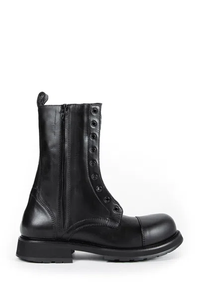 Balenciaga Rugged Leather Ankle Boots With Chunky Sole In Black