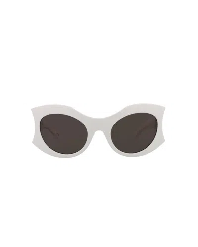 Pre-owned Balenciaga Women's  Cat Eyeframe Bio Injection Sunglasses/30013971003) In White/grey (bb0256s