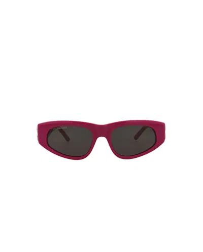 Pre-owned Balenciaga Women's  Cat Eyeframe Recycled Acetate Sunglasses/30008868017) In Fuchsia/silver/grey (bb0