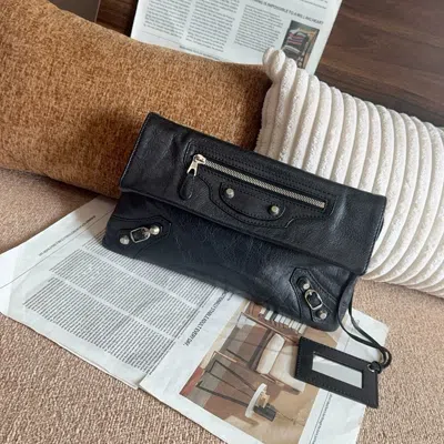 Balenciaga Women Pre-loved Bag Very Good Condition In Black