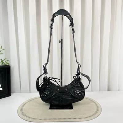 Balenciaga Women Pre-loved Bag Very Good Condition In Black