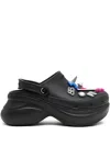 Balenciaga Mule Crocs Con Iconici Charm Jibbitz Rimovibili In Black