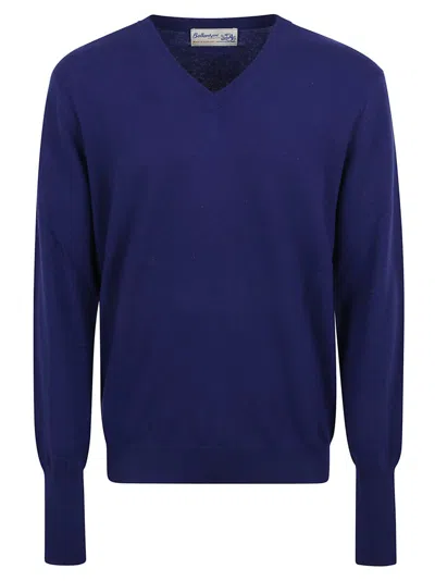 Ballantyne V-neck Cashmere Jumper In Red