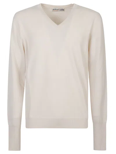 Ballantyne Plain Stitch Cashmere Sweater With V-neckline And Ribbed Trim In Neutral