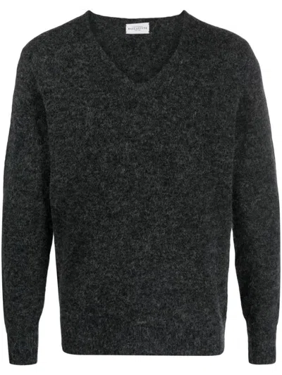 Ballantyne V-neck Long-sleeve Jumper In Grey