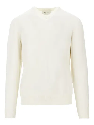 Ballantyne V-neck Pullover In White