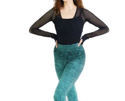 Ballet Rocks Crush Capri Pants In Aqua