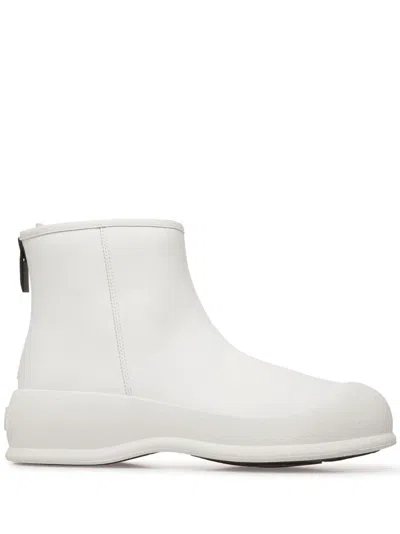 Bally Frei In White