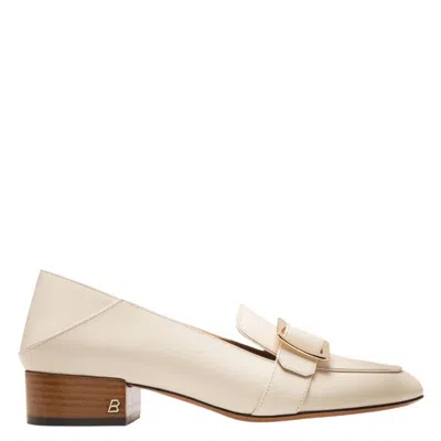 Bally Janelle 30 Leather Pumps In Neutral