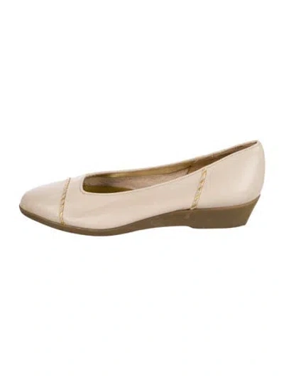 Pre-owned Bally Leather Ballet Flats In Neutral