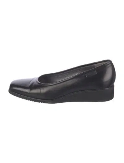 Pre-owned Bally Leather Pumps In Black