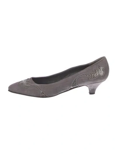 Pre-owned Bally Suede Pumps In Gray