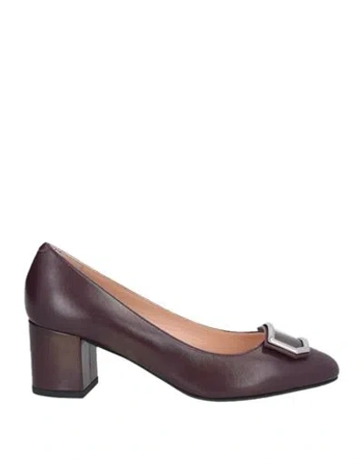 Bally Woman Pumps Deep Purple Size 7 Lambskin