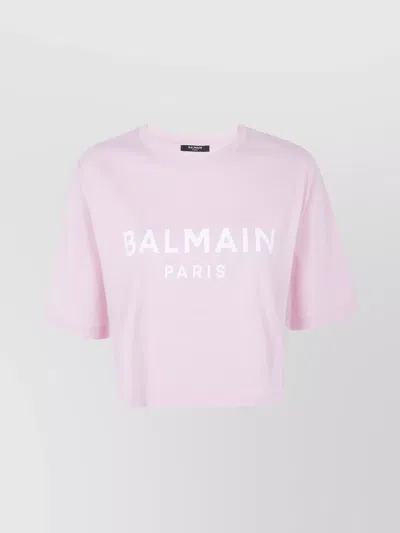 BALMAIN GRAPHIC PRINT CROPPED T-SHIRT WITH SHORT SLEEVES