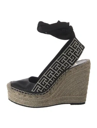 Pre-owned Balmain Leather Graphic Print Pumps In Black