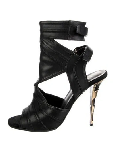Pre-owned Balmain Leather Pumps In Black