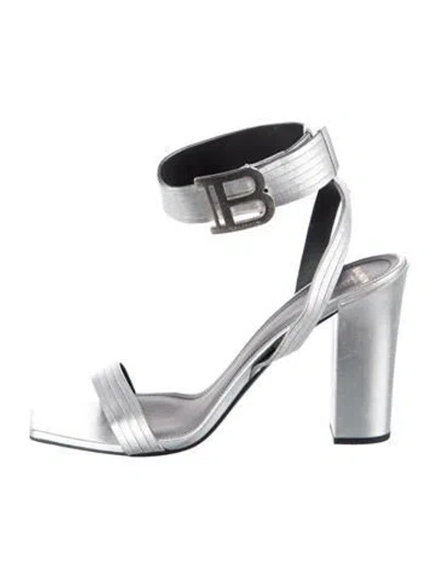 Pre-owned Balmain Leather Sandals In Metallic/silver