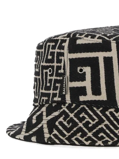 Balmain 'monogram' Bucket Hat In White/black