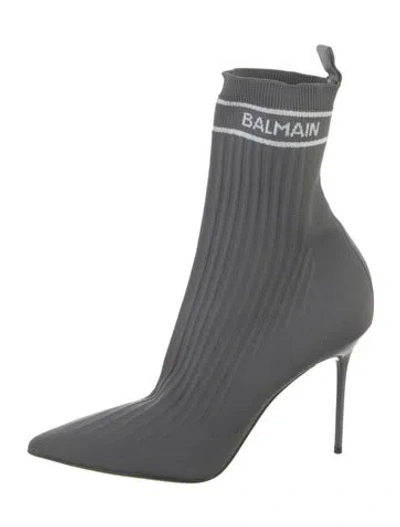 Pre-owned Balmain Pumps In Grey