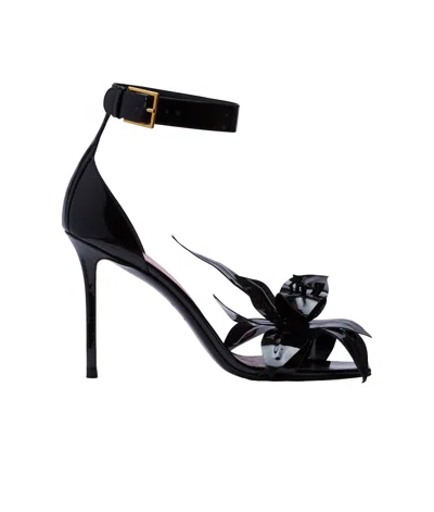 Balmain Patent Leather Ruby Pumps With Flower Detail In Noir